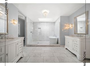 203 Viola Ln, Prospect Heights, IL 60070