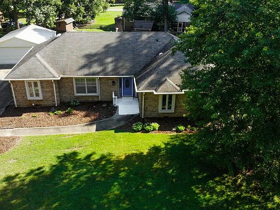 2nd image of 14 Hastings Cir