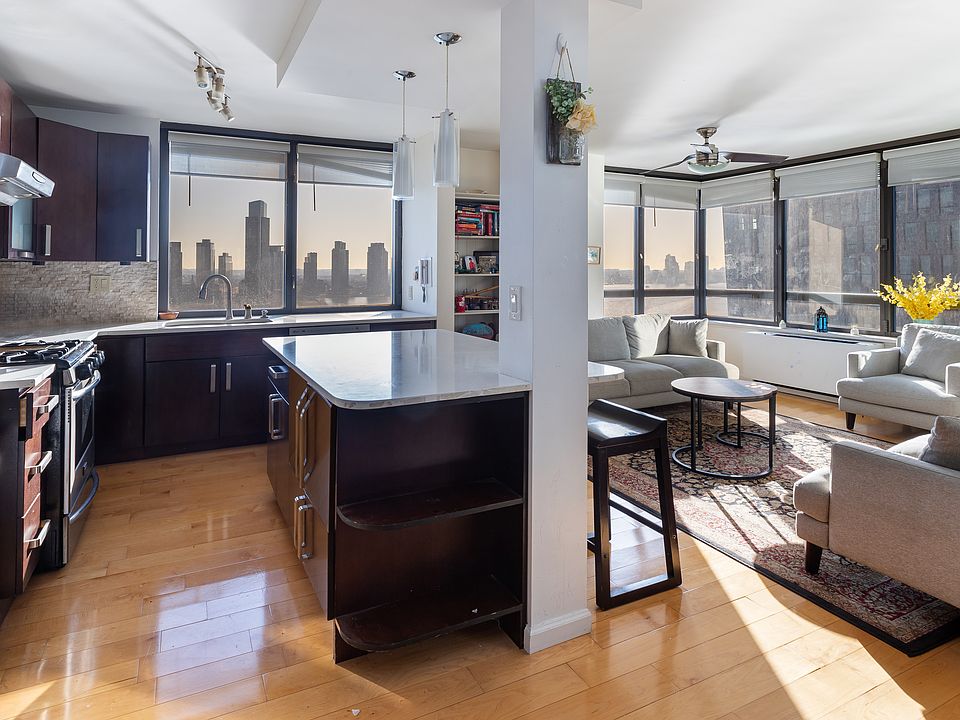 1st image of 630 1st Ave APT 25D