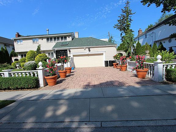 2nd image of 20 Cornell Dr