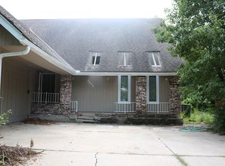 3939 SW Linden Ln, Lees Summit, MO 64082