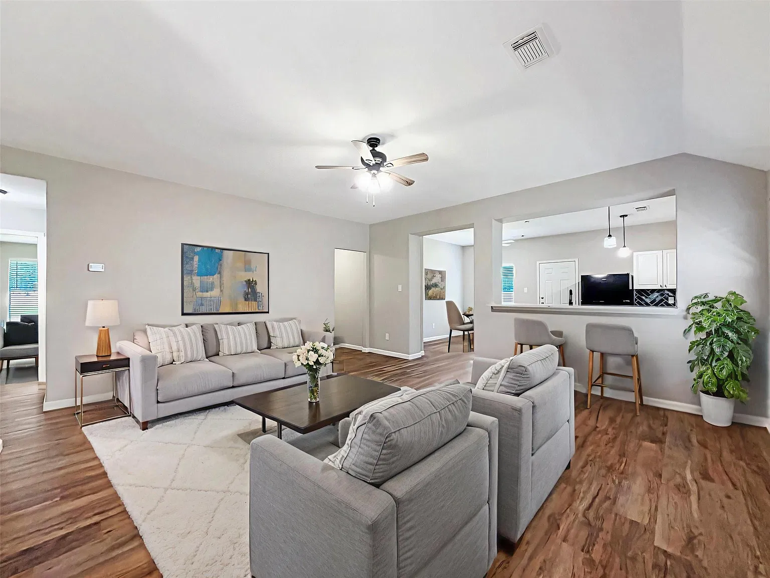 3 bed, 2.0 bath, 1424 sqft, $1,850 — Photo 2
