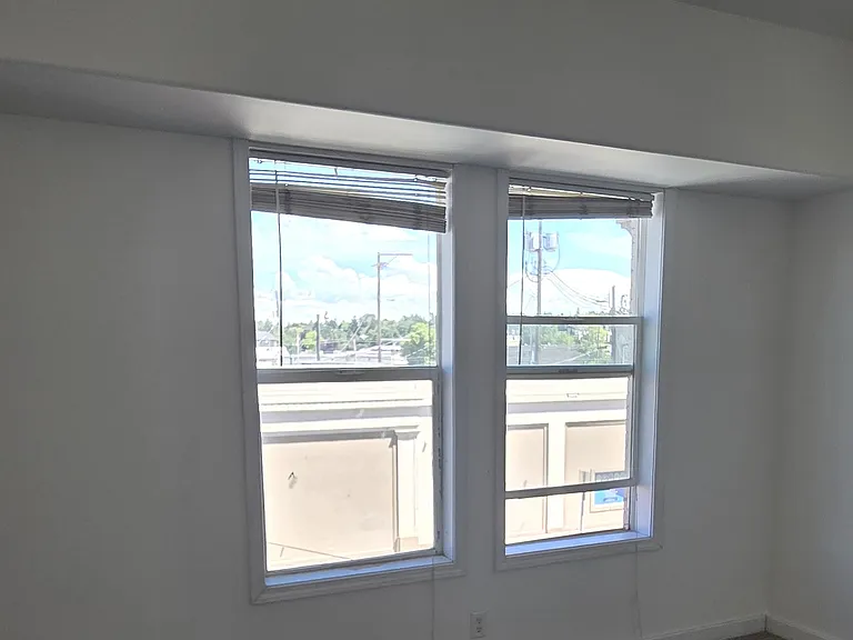 30 College Ave #1 — Photo 4
