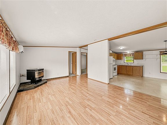 5th image of 108 Chalk Hill Ohiopyle Rd