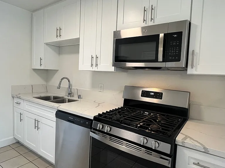 3941-3945 Birch St — Photo 5