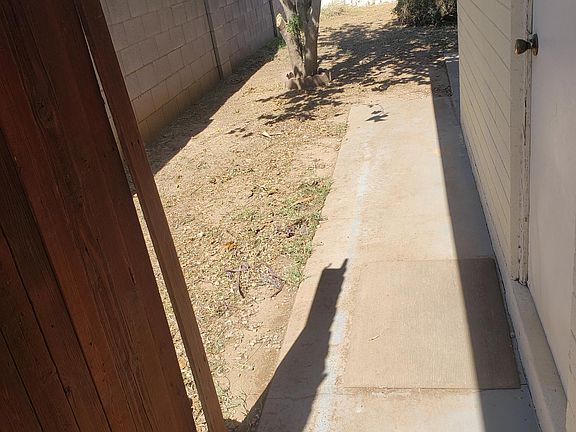 3rd image of 3320 W Palmaire Ave