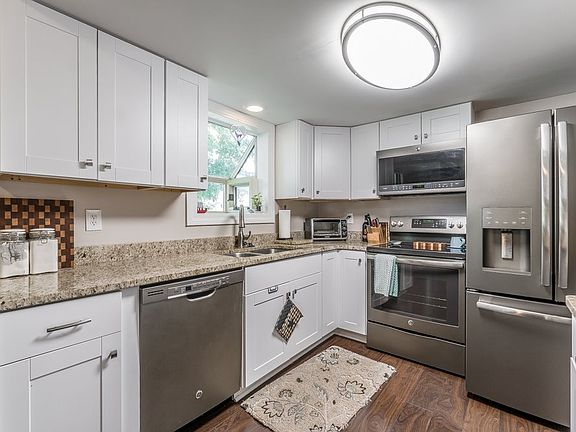 5th image of 1588 Basswood Ct