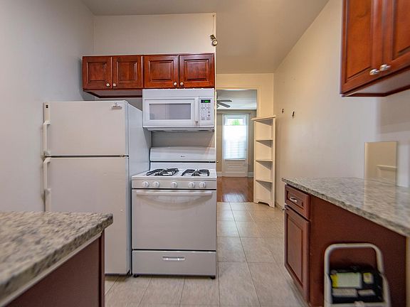 2nd image of 2055 Catharine St #1