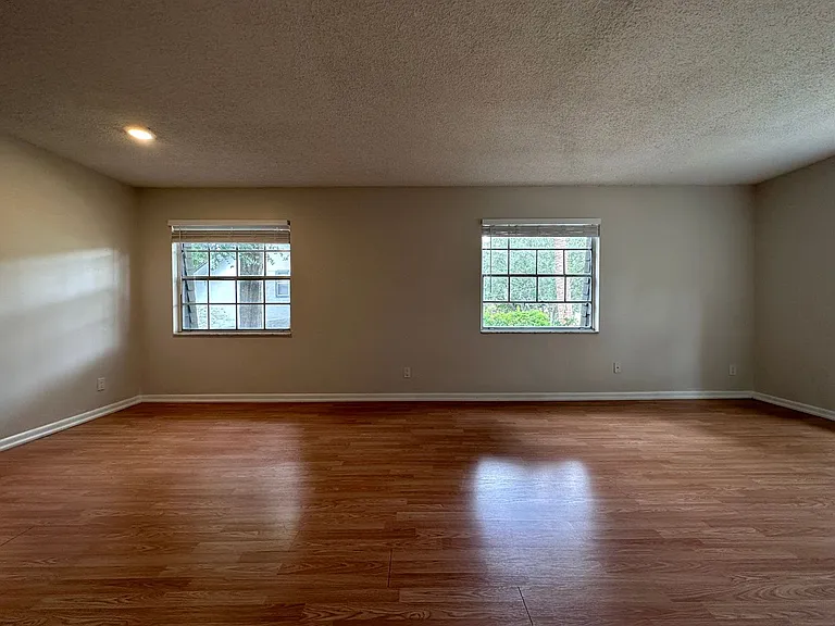 526 S Eola Dr — Photo 32