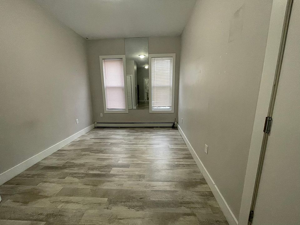 2nd image of 205 Webster Ave APT 2