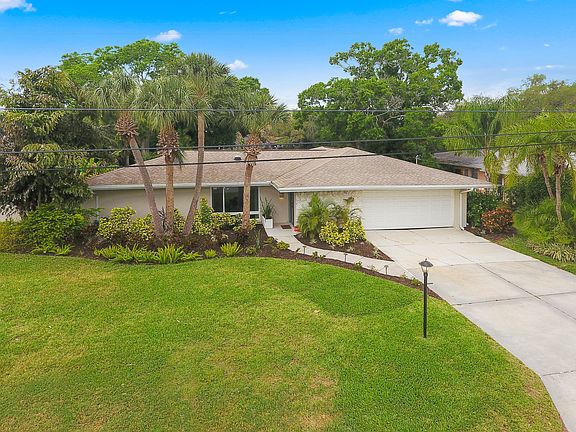 4th image of 2606 Tanglewood Dr