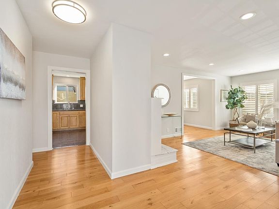 3rd image of 245 Verano Dr