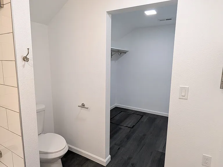 1210 Madison St — Photo 71