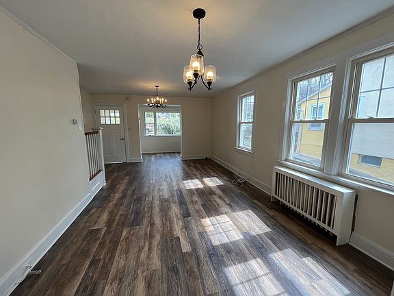 4th image of 131 Underhill Ave