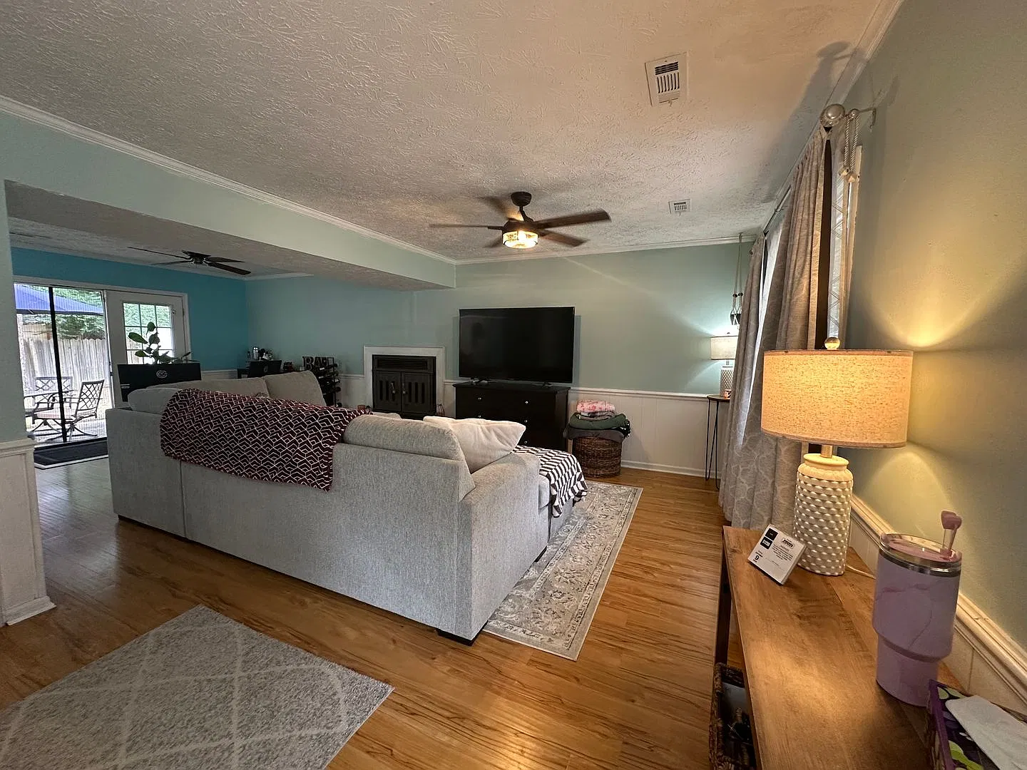 3 bed, 2.0 bath, 1610 sqft, $2,500 — Photo 3