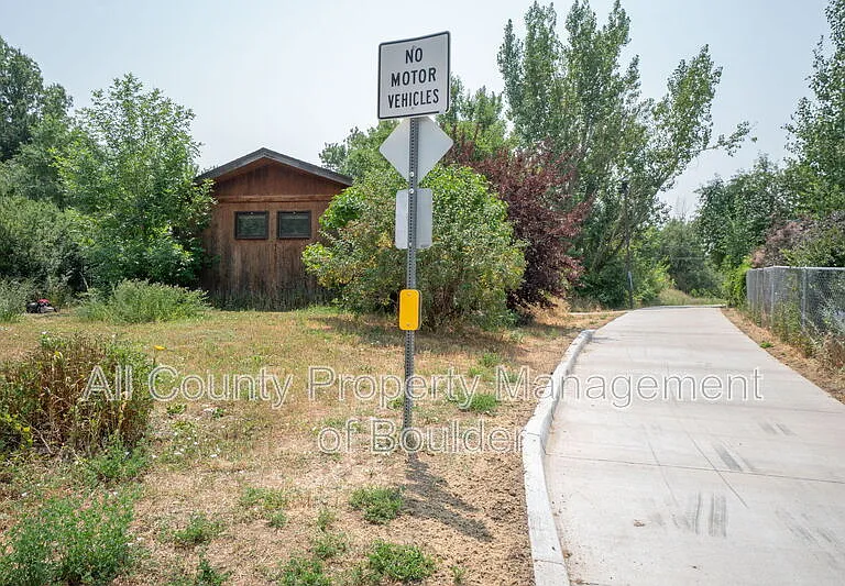 1045 Toedtli Dr — Photo 20