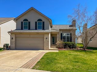 3071 Talon Cir, Lake Orion, MI 48360