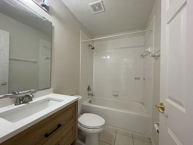 201 Kensington Dr — Photo 24