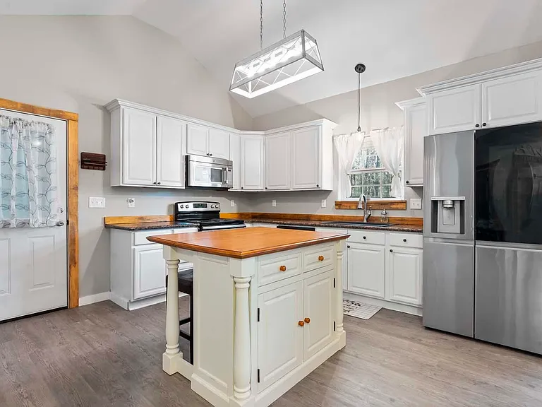 141 Arroyo Ln — Photo 3