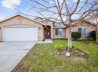 925 Sierra St, Parlier, CA 93648