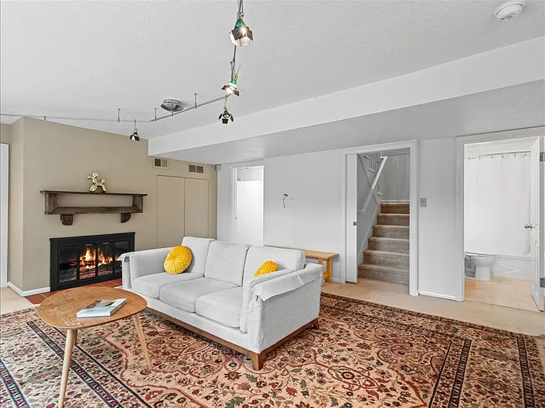 934 SW Cheltenham St — Photo 27