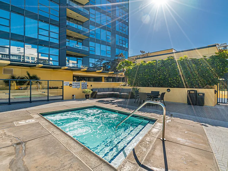 1325 Pacific Hwy #1603 — Photo 36
