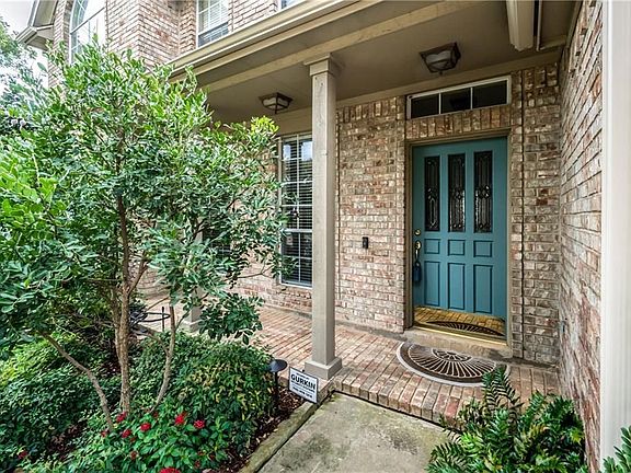 3rd image of 2710 Fernwood Dr