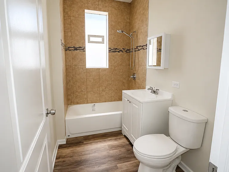 1016 N Ridgeway Ave #1R — Photo 5