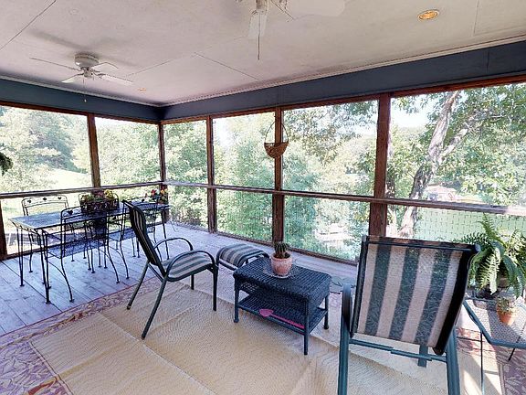 5th image of 106 Pebble Brook Ln