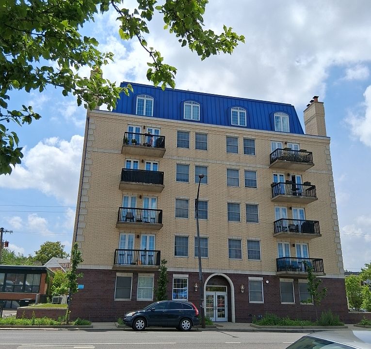 1st image of 5978 N Lincoln Ave APT 1B
