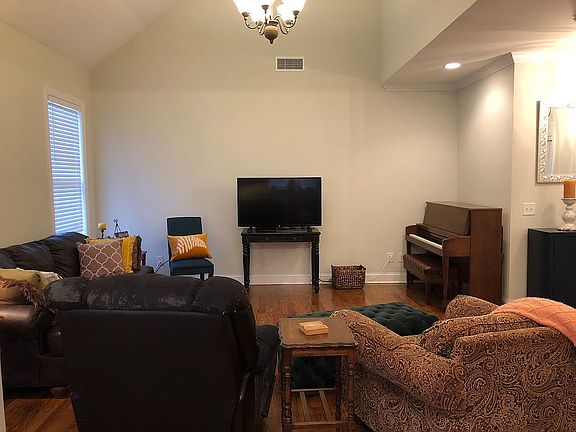 Vaulted ceiling in LR