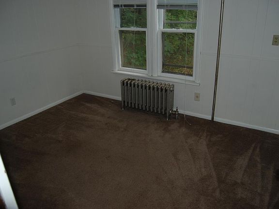 5th image of 303 Squires Ave #1