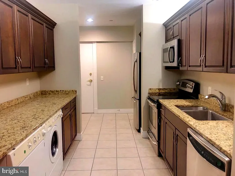 1600 Arch St #18-507 — Photo 14