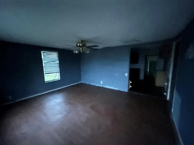221 S Central Ave — Photo 17