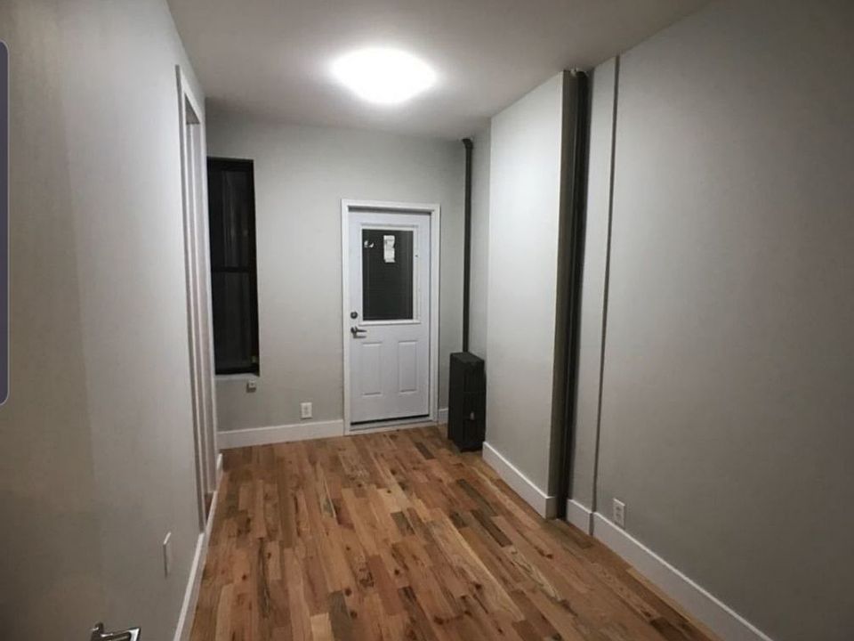 2nd image of 388 Woodbine St #5