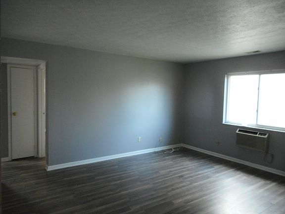 3rd image of 396 E 13th Ave APT 3