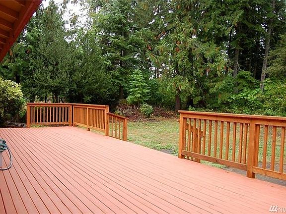 2nd image of 2301 Lakemoor Dr SW