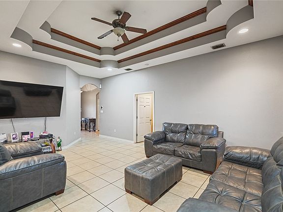 3rd image of 2913 Dante Dr