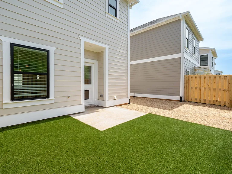 148 Huntley Dr — Photo 24