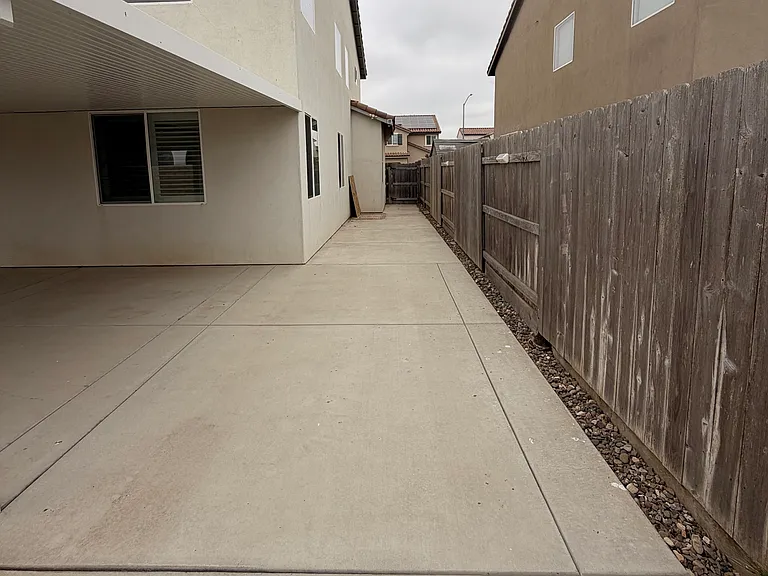 327 Las Flores Dr — Photo 22