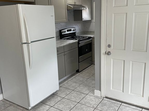2nd image of 29-31 Grant Ave #2