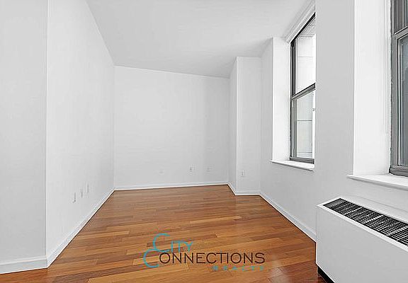 5th image of 82 Beaver St APT 1406