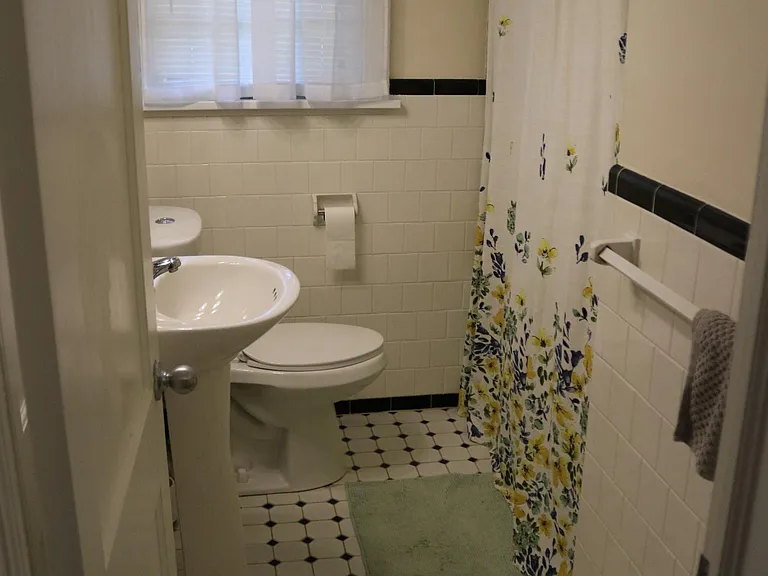 8516 Wetherly Dr — Photo 10