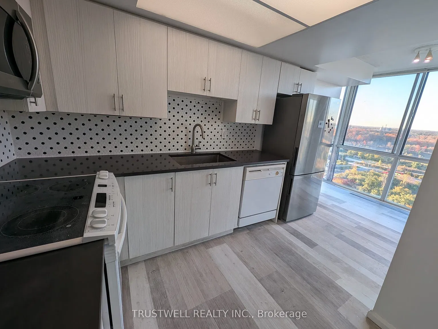 2 bed, $2,900 — Photo 4