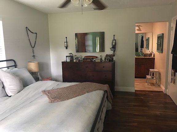 4th image of 3211 Holliday Ave
