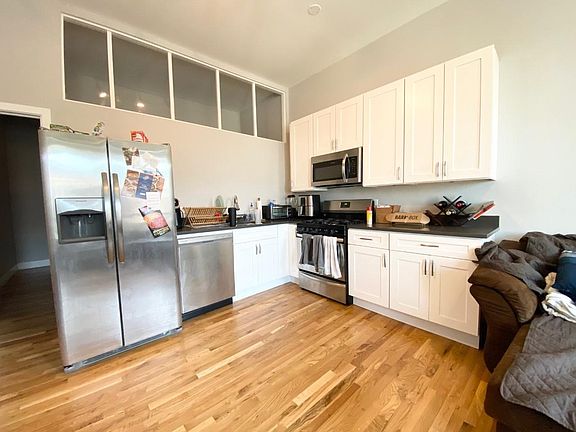 2nd image of 1431 N Milwaukee Ave #305