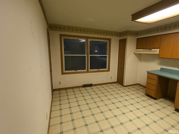 3rd image of 601-603 N Poplar St
