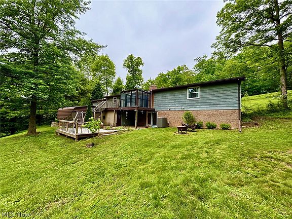 3rd image of 108 Deerwalk Cir