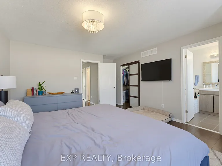 2215 Silverado Cres — Photo 20