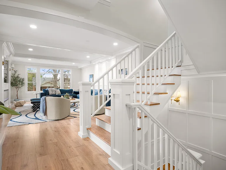 559 Jackson St — Photo 14